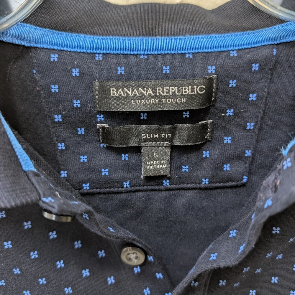 Banana Republic Luxury Touch Size Small Slim Fit  Navy Polo W/ Blue Pattern